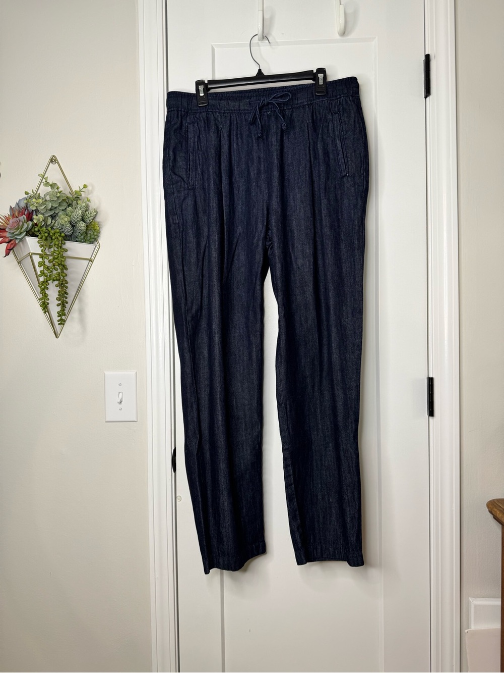 Old Navy Pull On Billie Straight Denim Jeans